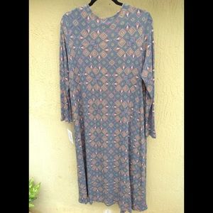 LuLaRoe Medium SARAH Gray Print NWT Ribbed